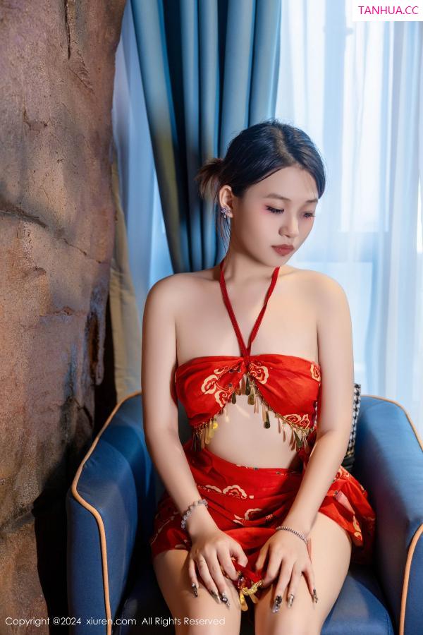   [XiuRen]高清写真图 2024.10.22 No.9323 吴婷婉 性感美腿第21张图片